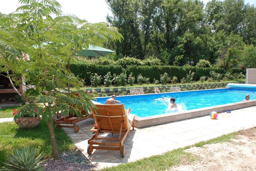 Villa Giulia Islaz Luaran gambar