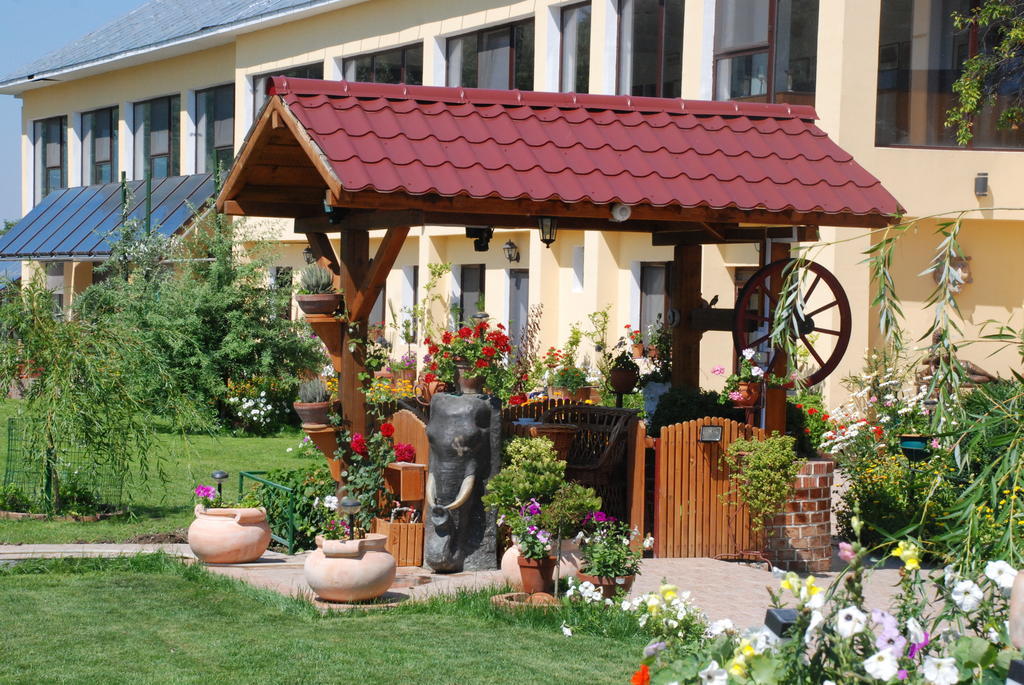 Villa Giulia Islaz Luaran gambar