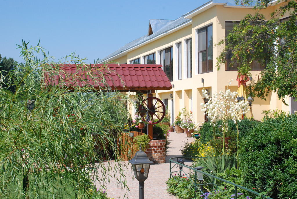 Villa Giulia Islaz Luaran gambar
