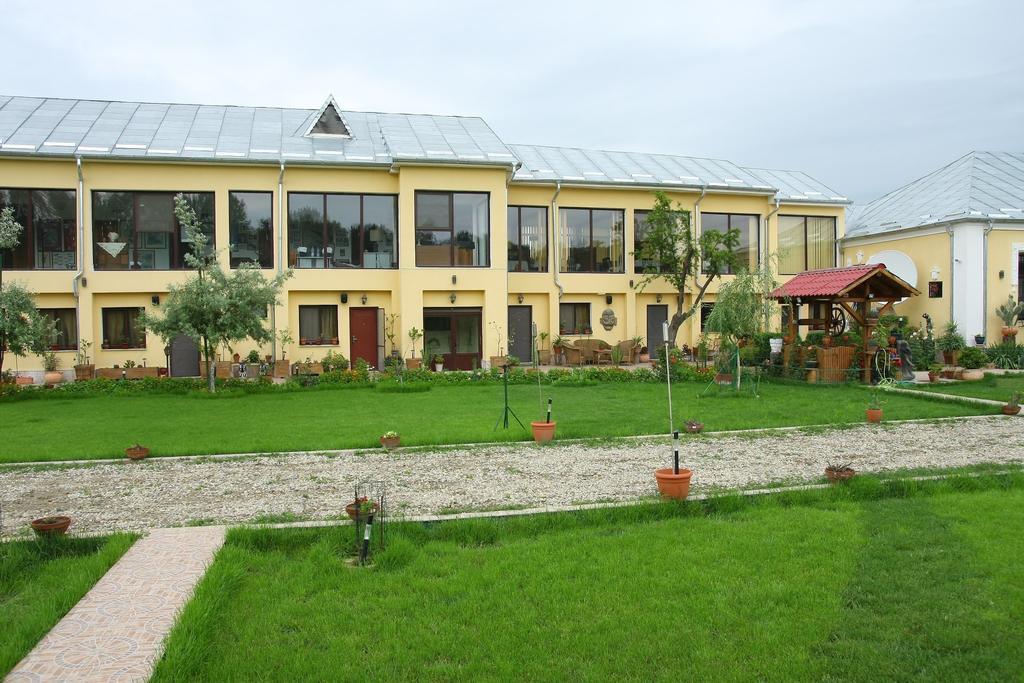 Villa Giulia Islaz Luaran gambar